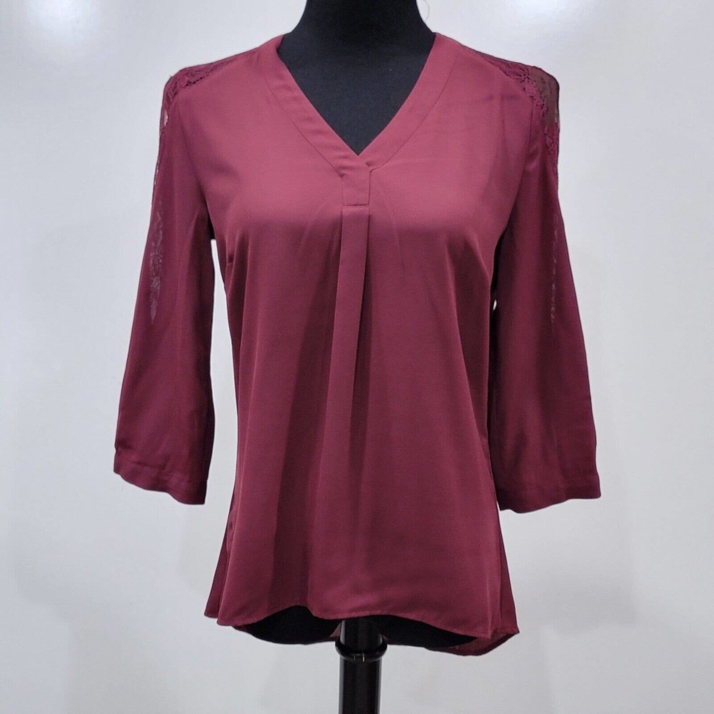 41 Hawthorn Burgundy VNeck Top Elastic Waist Lace Arms Size Small